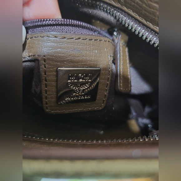 MCM VISETOS MONOGRAM UNISEX MESSENGER BAG-AUTHENTIC - Picture 13 of 14